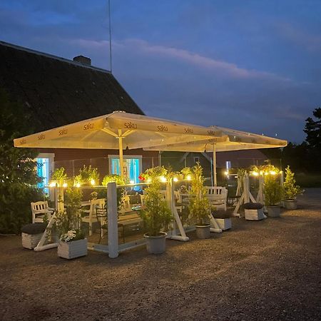 Emmaste Teemaja Hostel Bagian luar foto